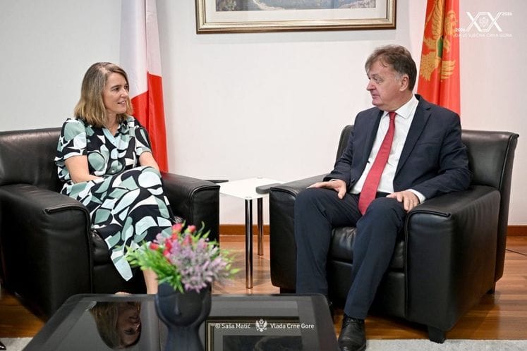 Potpredsjednik Vlade dr Budimir Aleksić - ambasadorka Francuske Sesil Amber Buvije Potpredsjednik Vlade dr Budimir Aleksić - ambasadorka Francuske Sesil Amber Buvije