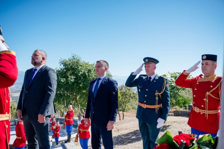 Bečić, Krapović i Vuksanović položili vijenac na spomen-obilježje na Krusima