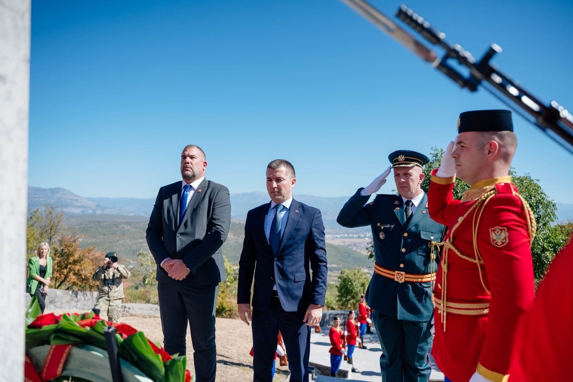 Bečić, Krapović i Vuksanović položili vijenac na spomen-obilježje na Krusima