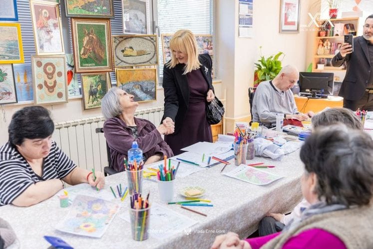 Jelena Borovinić Bojović u posjeti Domu starih „Grabovac“ u Risnu